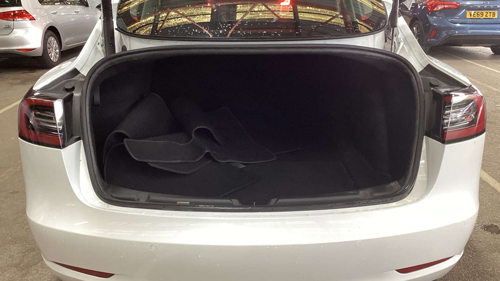 2022 Tesla Model 3 — image 9