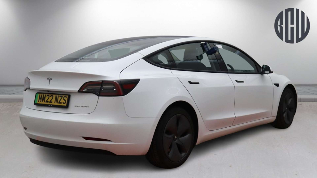 2022 Tesla Model 3 — image 3