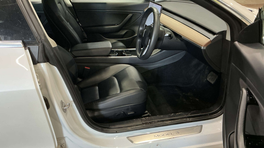 2020 Tesla Model 3 — image 7