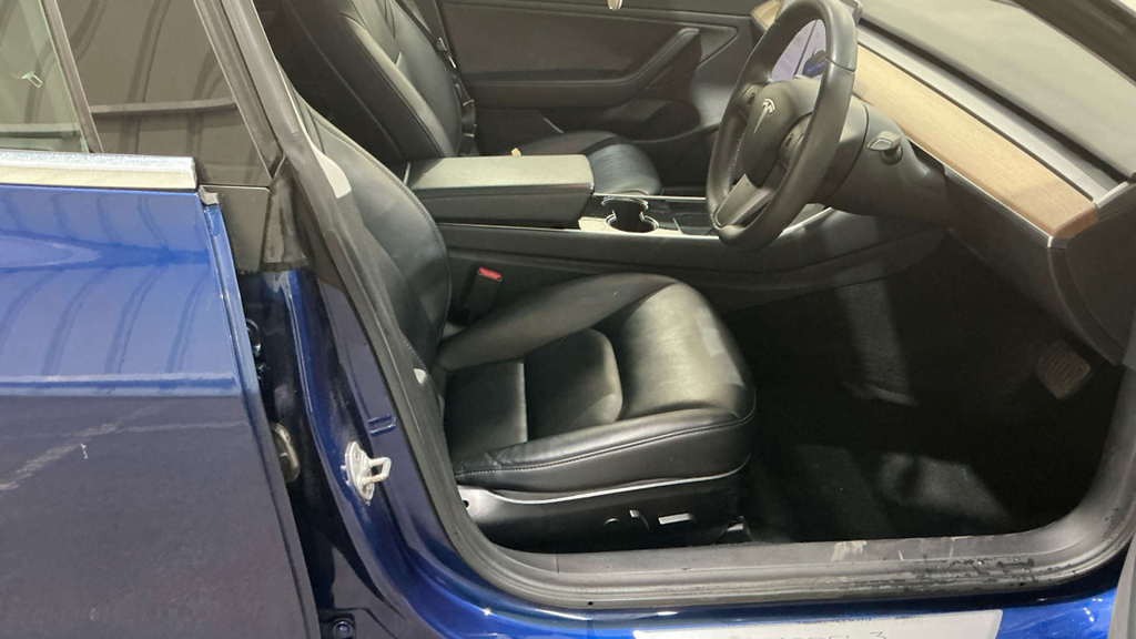 2020 Tesla Model 3 — image 7