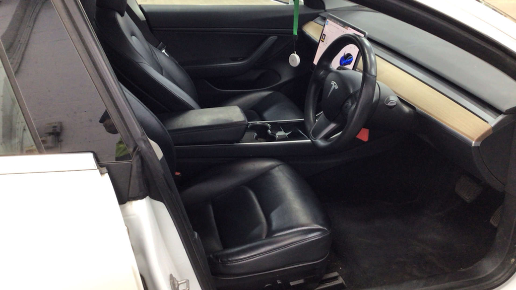 2020 Tesla Model 3 — image 8