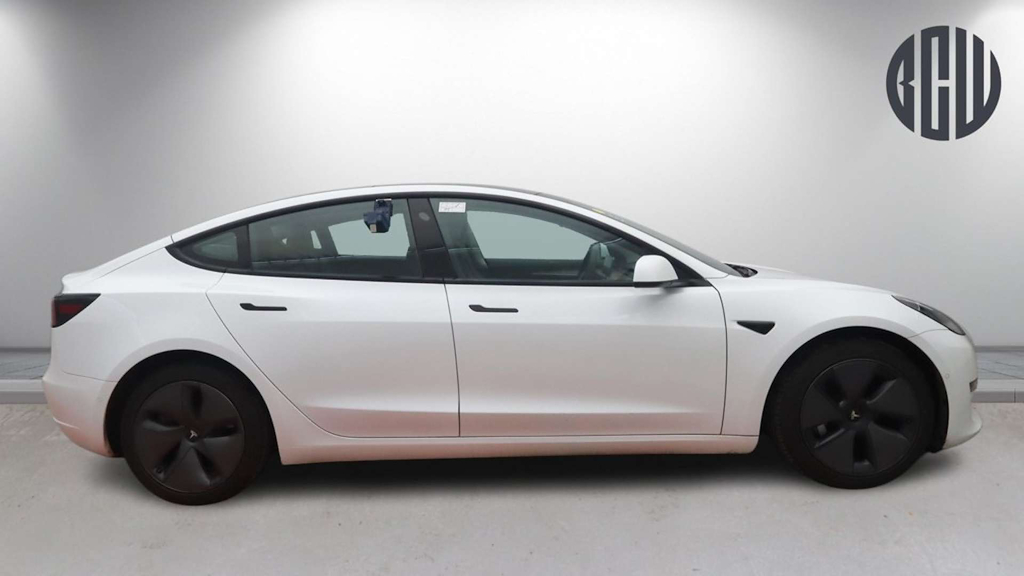 2022 Tesla Model 3 — image 5