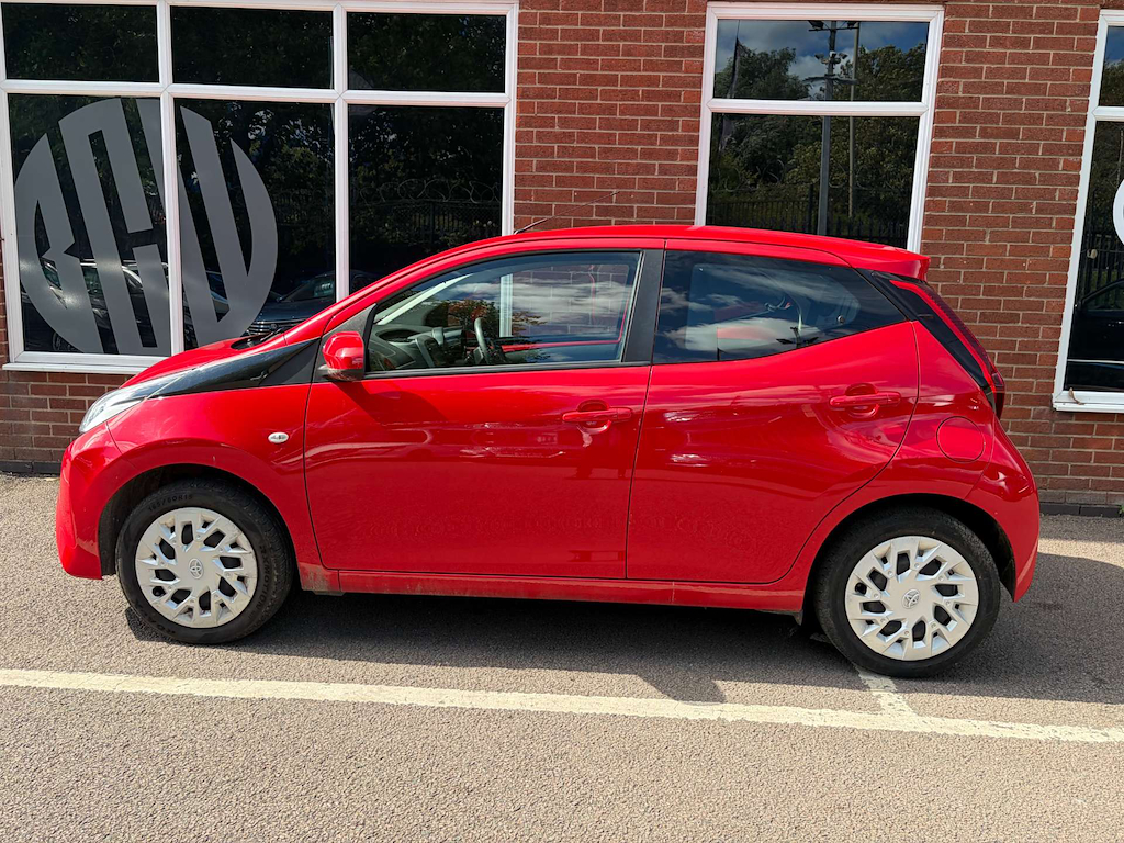 2019 Toyota Aygo — image 2