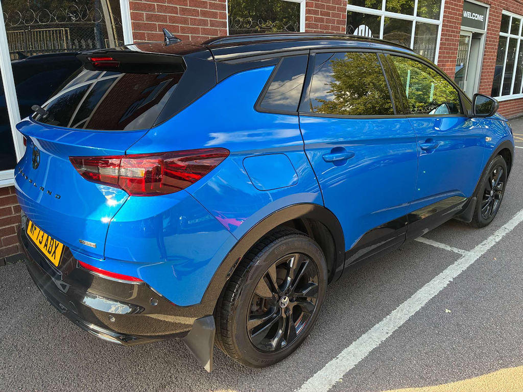 2023 Vauxhall Grandland — image 10