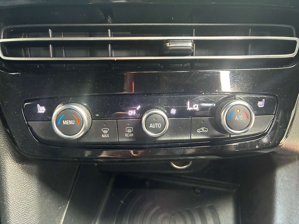2023 Vauxhall Mokka — image 24