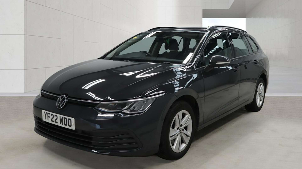 2022 Volkswagen Golf — image 2