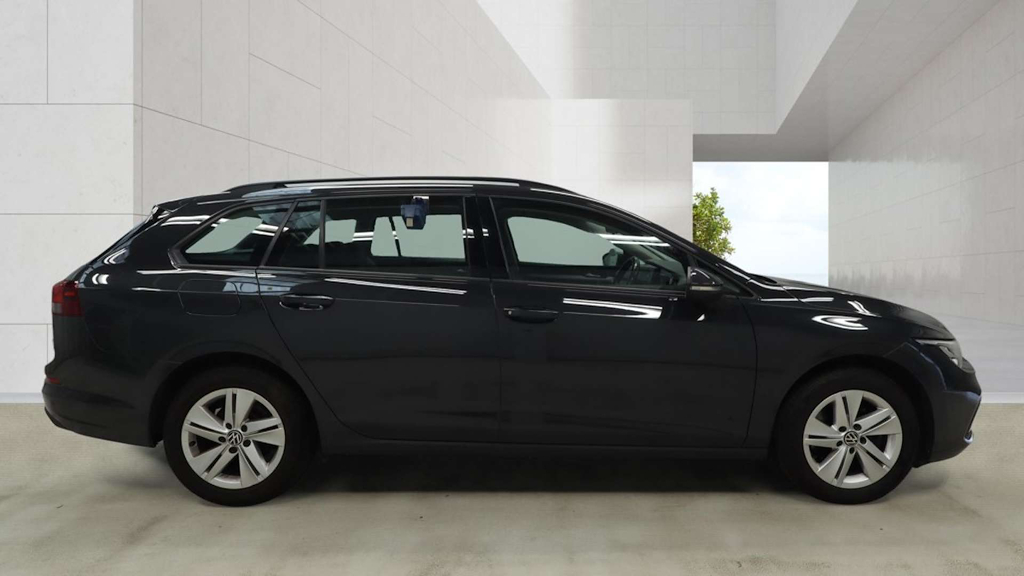 2022 Volkswagen Golf — image 4