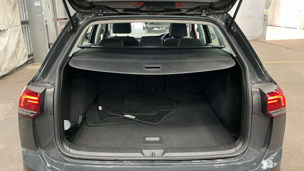 2022 Volkswagen Golf — image 6