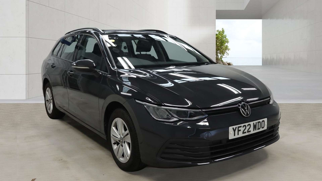 2022 Volkswagen Golf — image 1