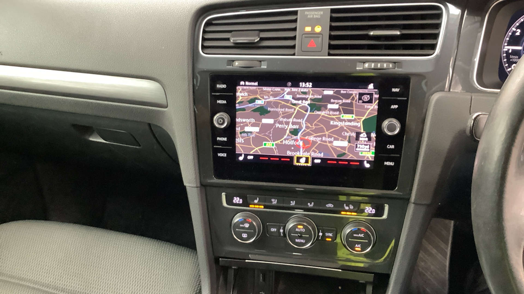 2020 Volkswagen Golf — image 10