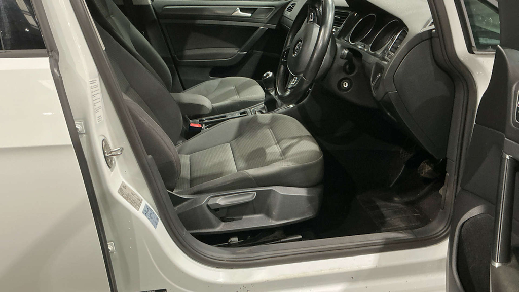 2019 Volkswagen Golf — image 9