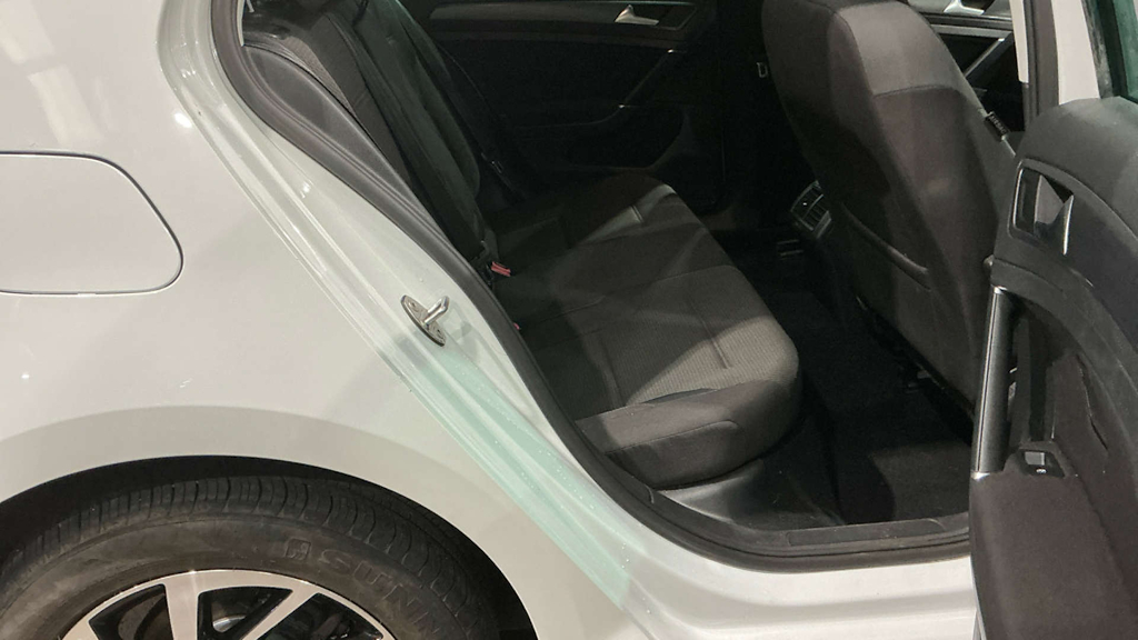 2019 Volkswagen Golf — image 8
