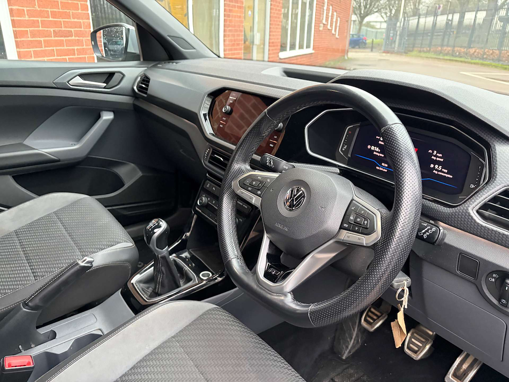 2020 Volkswagen T-Cross — image 11