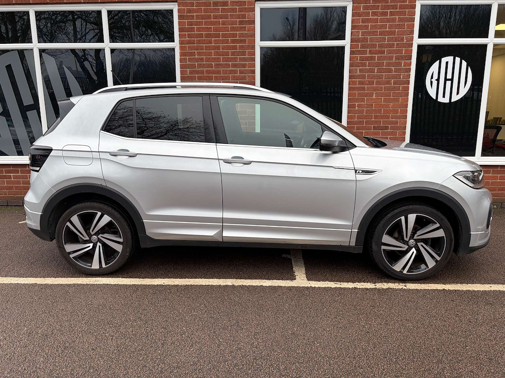 2020 Volkswagen T-Cross — image 2
