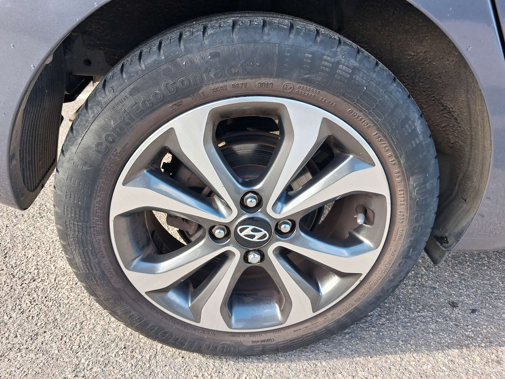 2019 Hyundai i10 — image 13