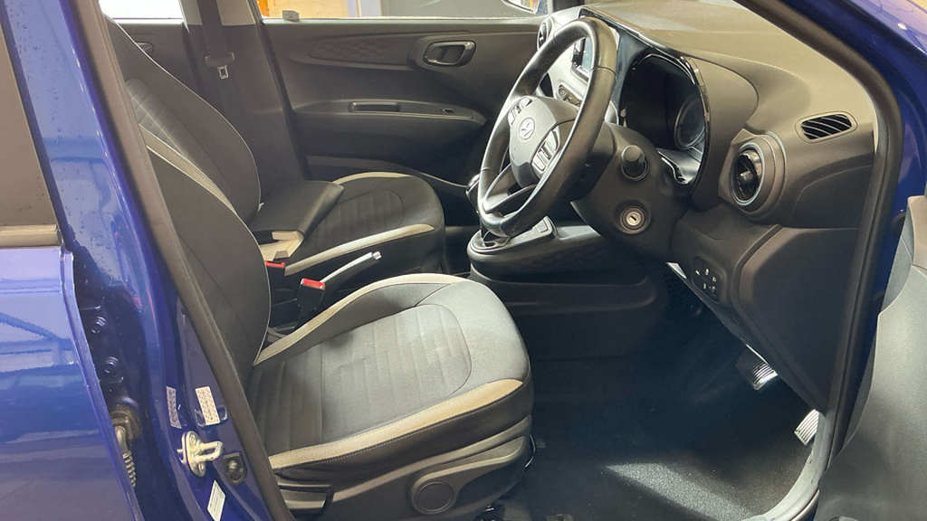 2022 Hyundai i10 — image 9