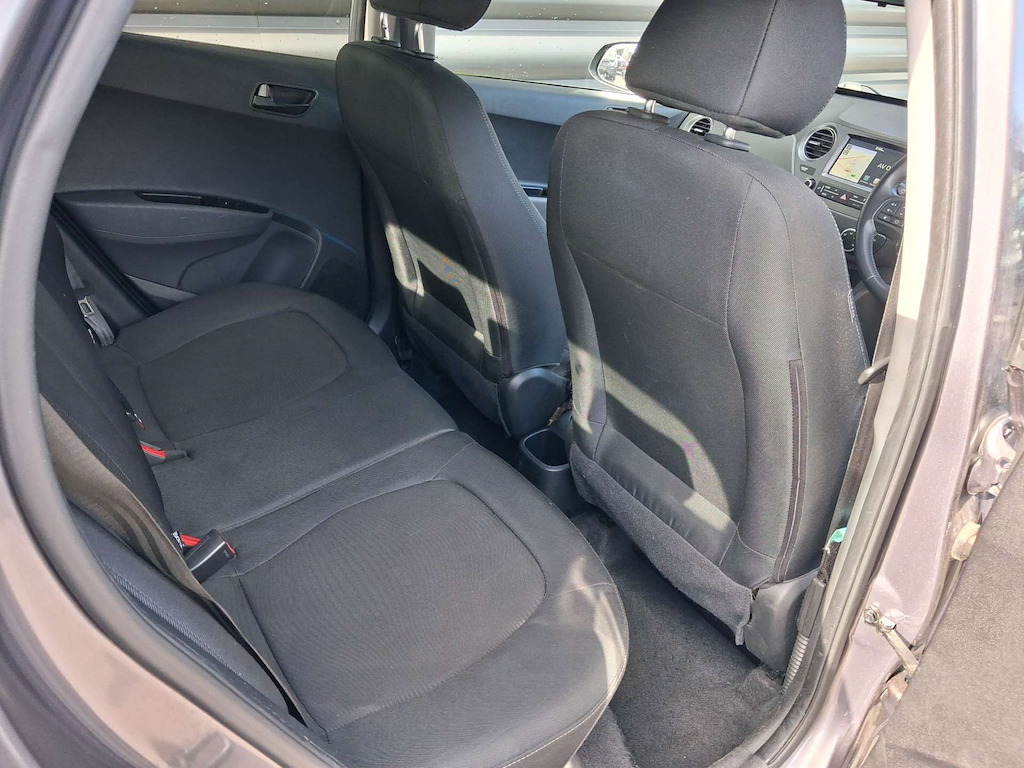 2019 Hyundai i10 — image 36