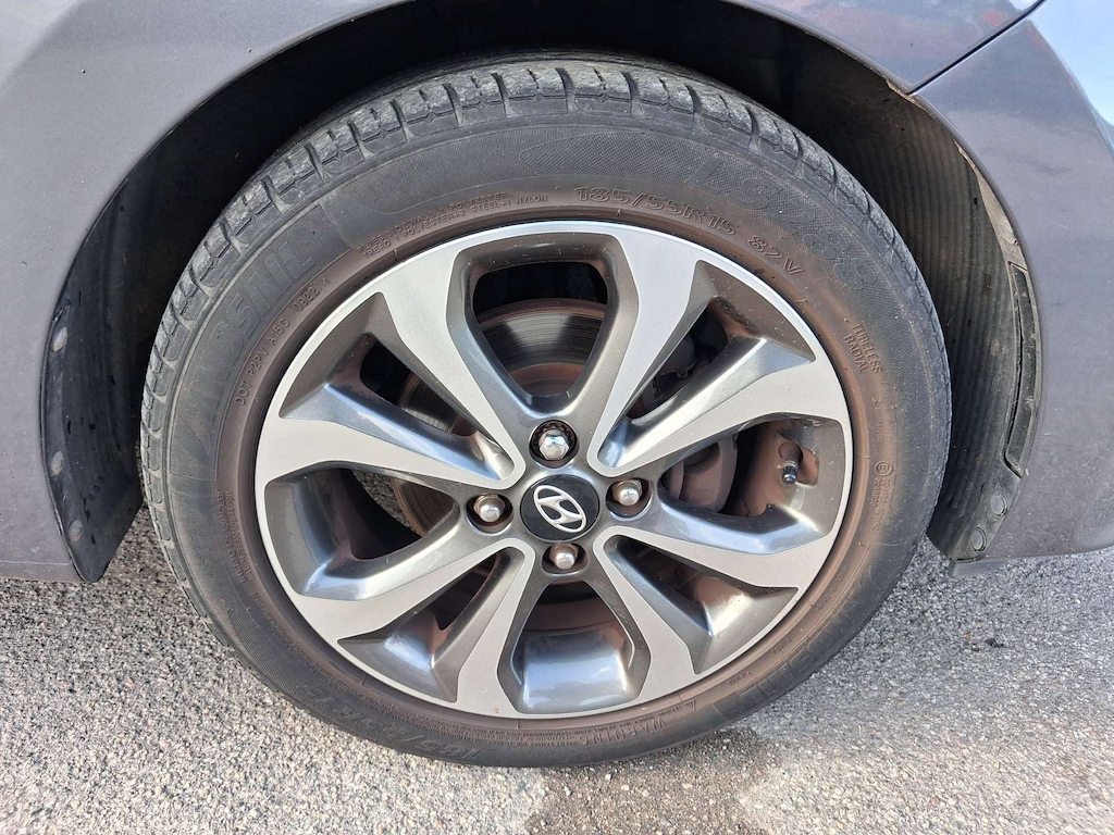 2019 Hyundai i10 — image 12