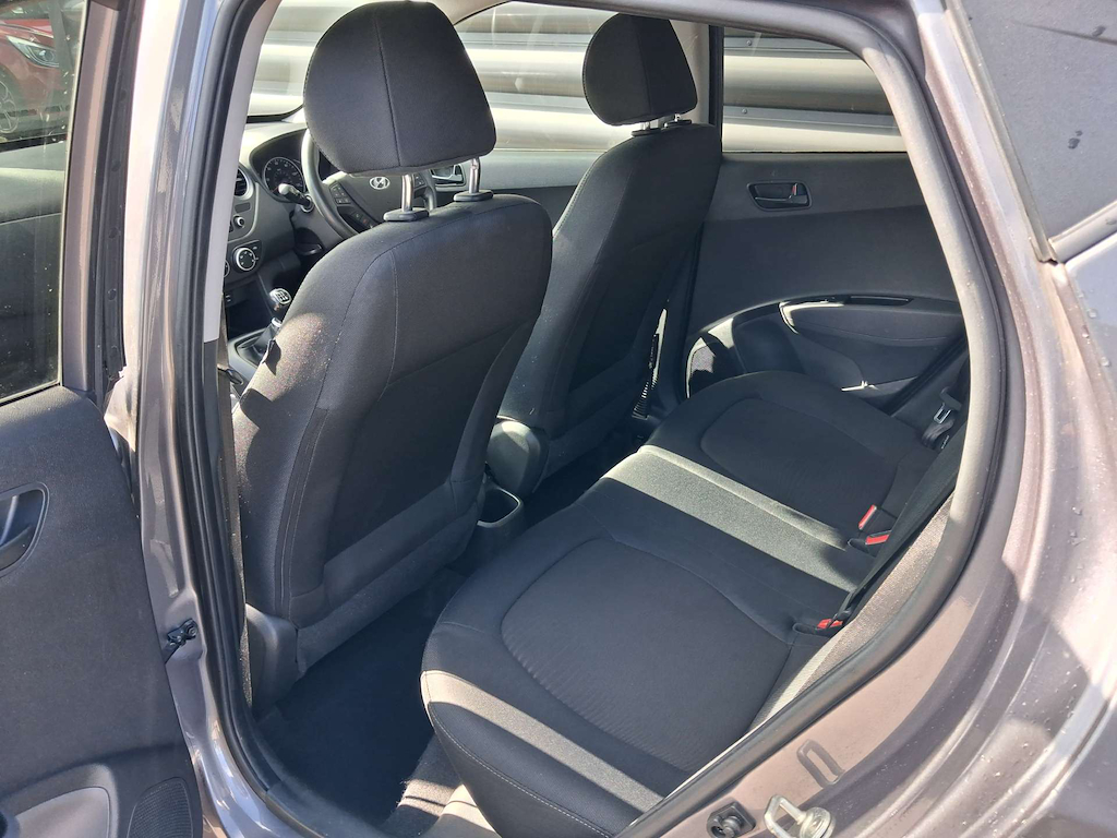 2019 Hyundai i10 — image 27