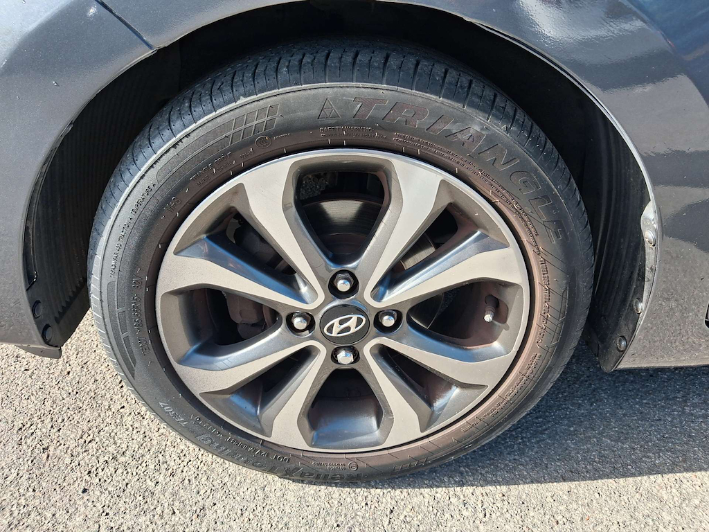 2019 Hyundai i10 — image 15
