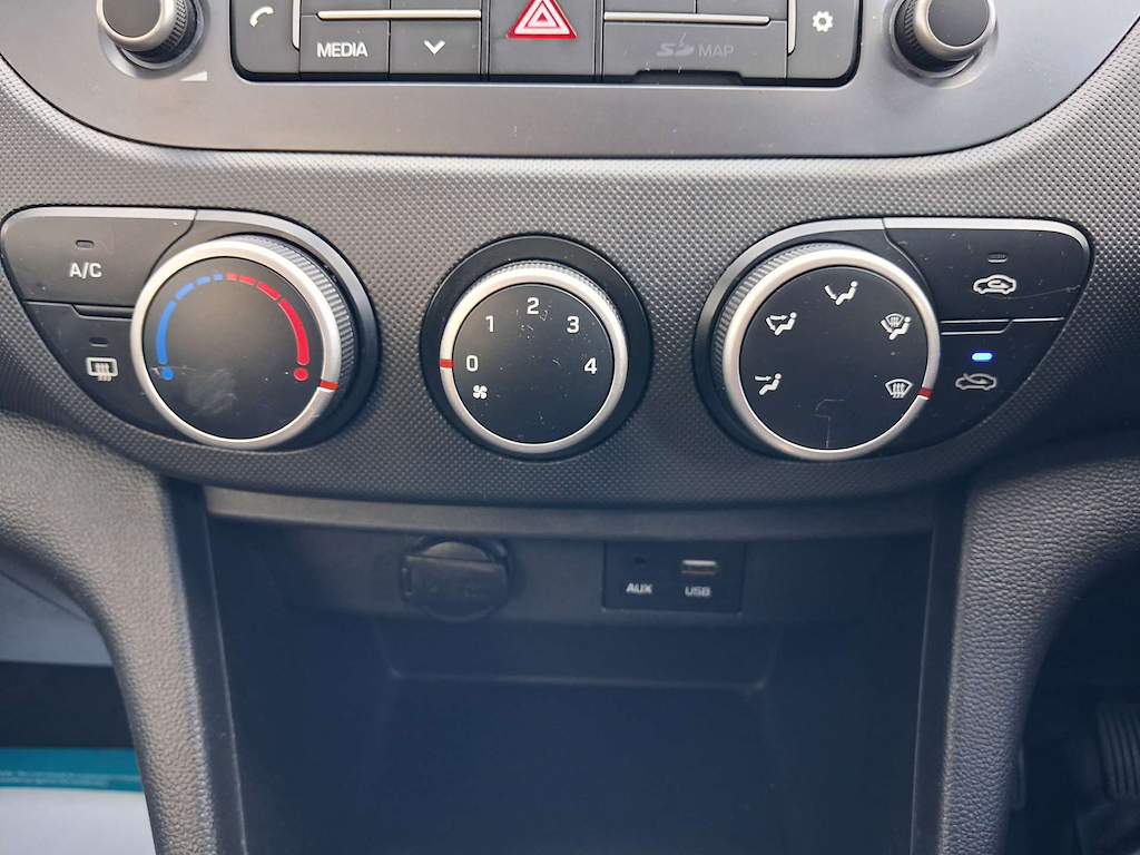 2019 Hyundai i10 — image 18