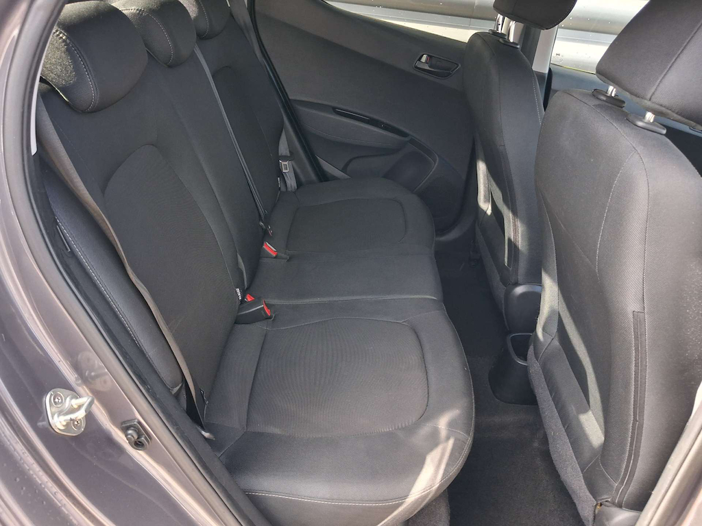 2019 Hyundai i10 — image 24