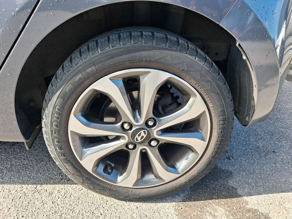 2019 Hyundai i10 — image 14