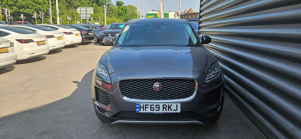2019 Jaguar E-PACE — image 2