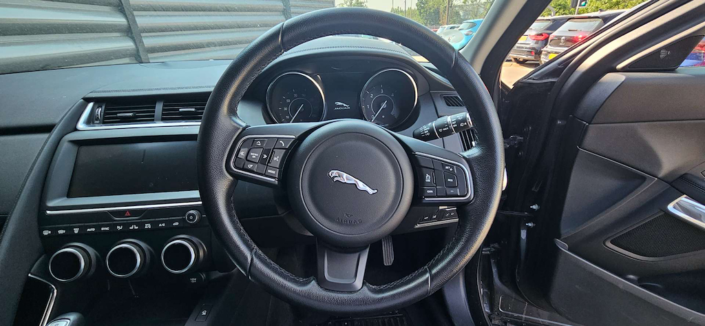 2019 Jaguar E-PACE — image 12