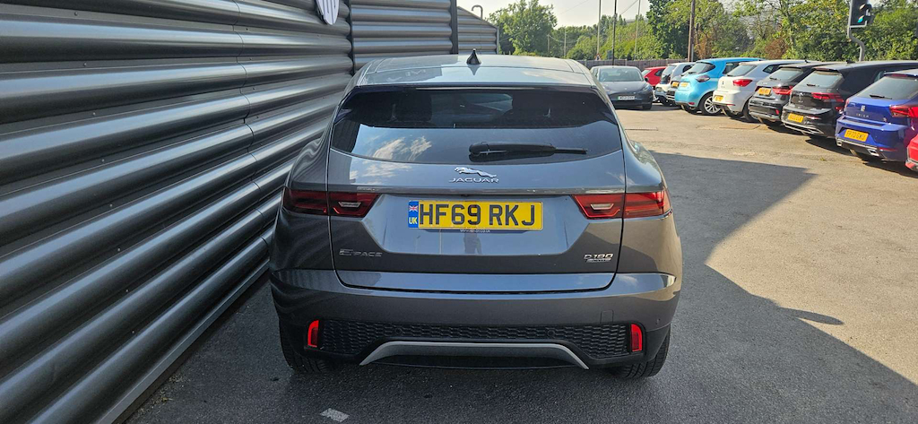 2019 Jaguar E-PACE — image 3