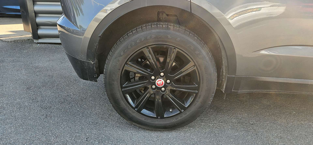 2019 Jaguar E-PACE — image 8