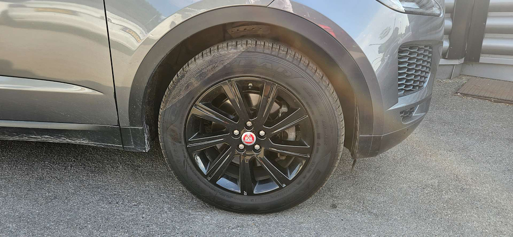 2019 Jaguar E-PACE — image 9