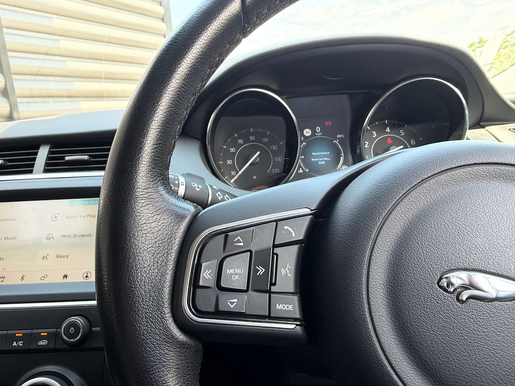 2019 Jaguar E-PACE — image 18