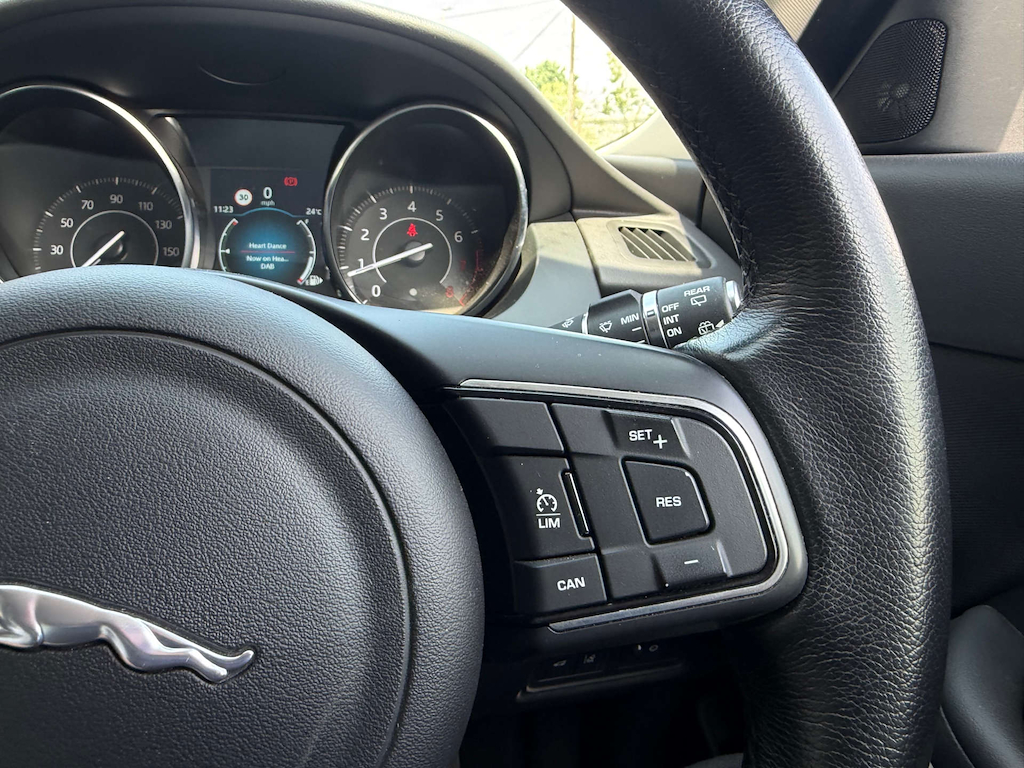 2019 Jaguar E-PACE — image 19