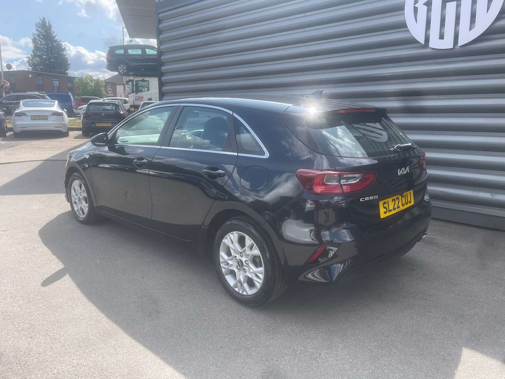2022 Kia Ceed — image 4