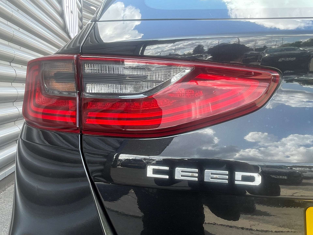 2022 Kia Ceed — image 10