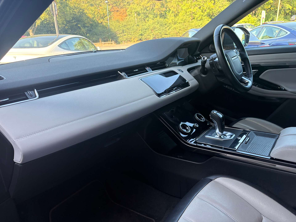 2019 Land Rover Range Rover — image 16