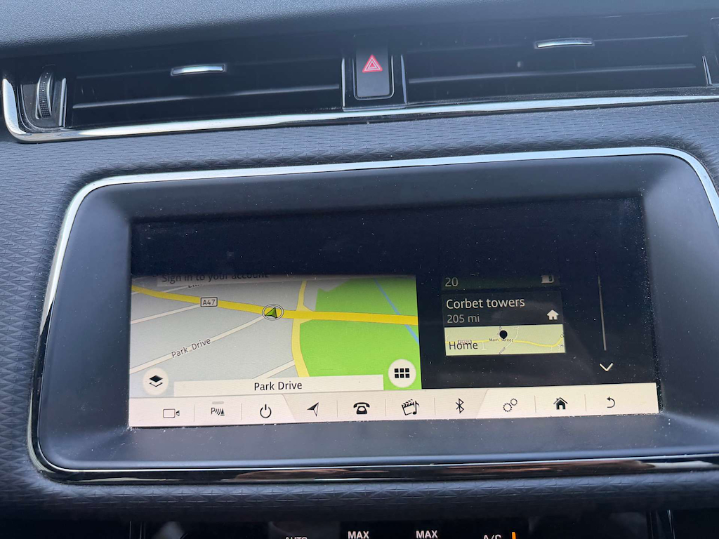 2020 Land Rover Range Rover — image 8