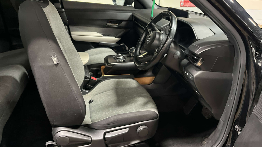 2023 Mazda MX-30 — image 9