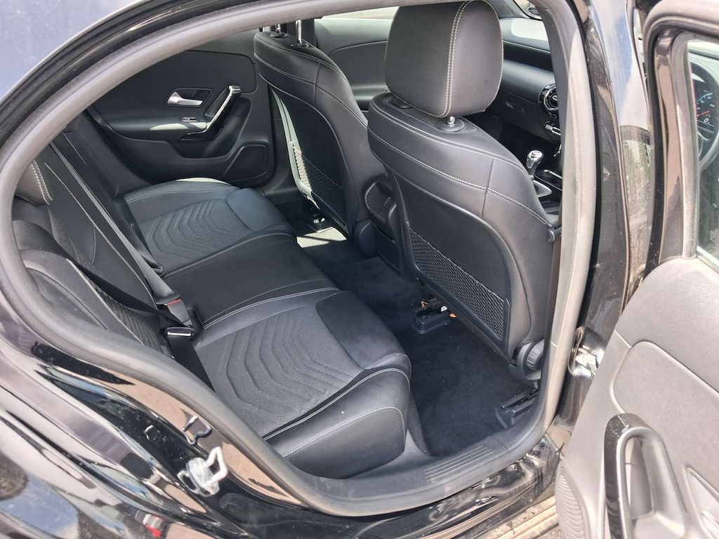 2019 Mercedes-Benz A180 — image 11
