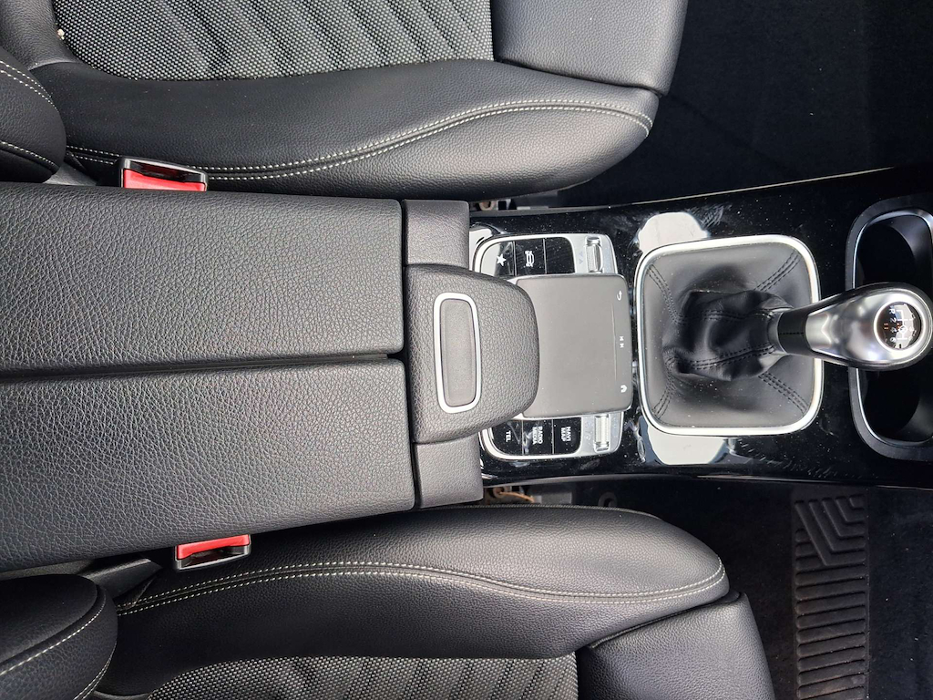 2019 Mercedes-Benz A180 — image 26