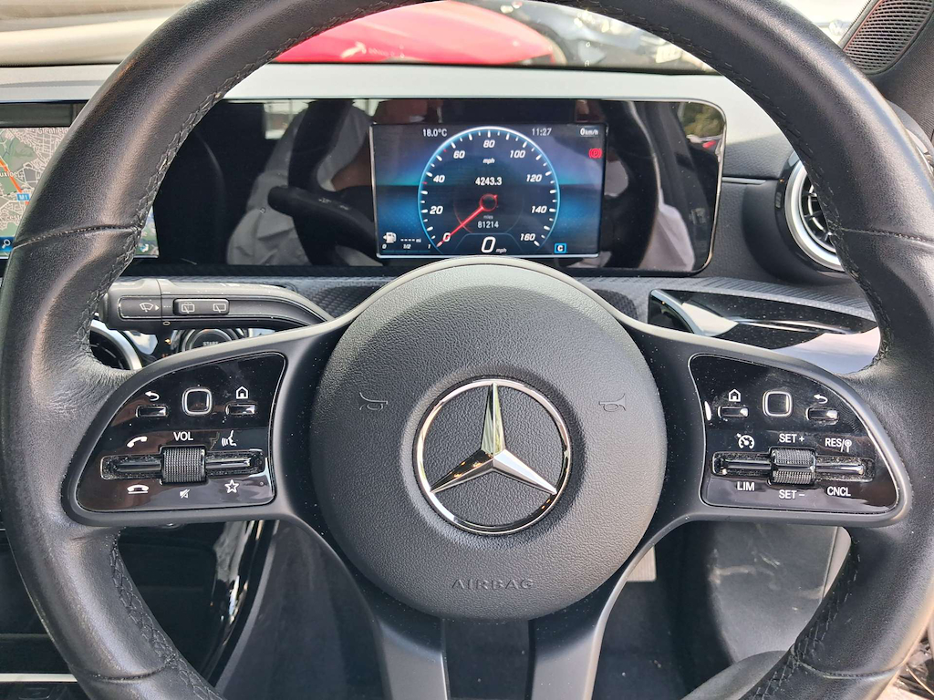 2019 Mercedes-Benz A180 — image 13