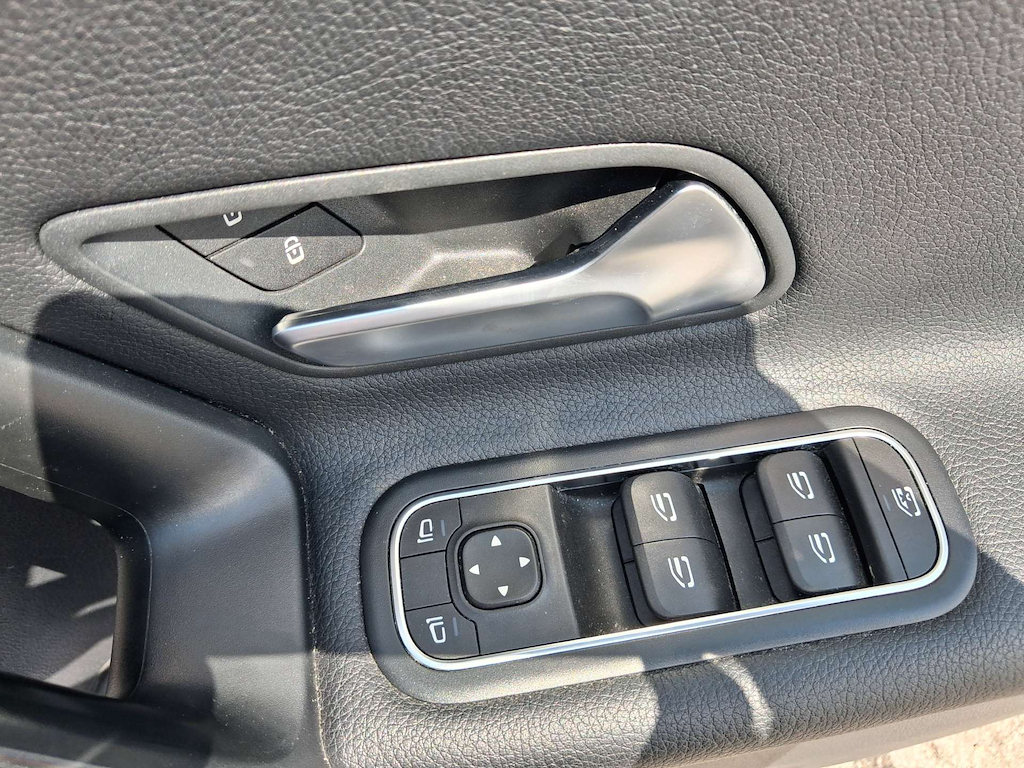 2019 Mercedes-Benz A180 — image 24