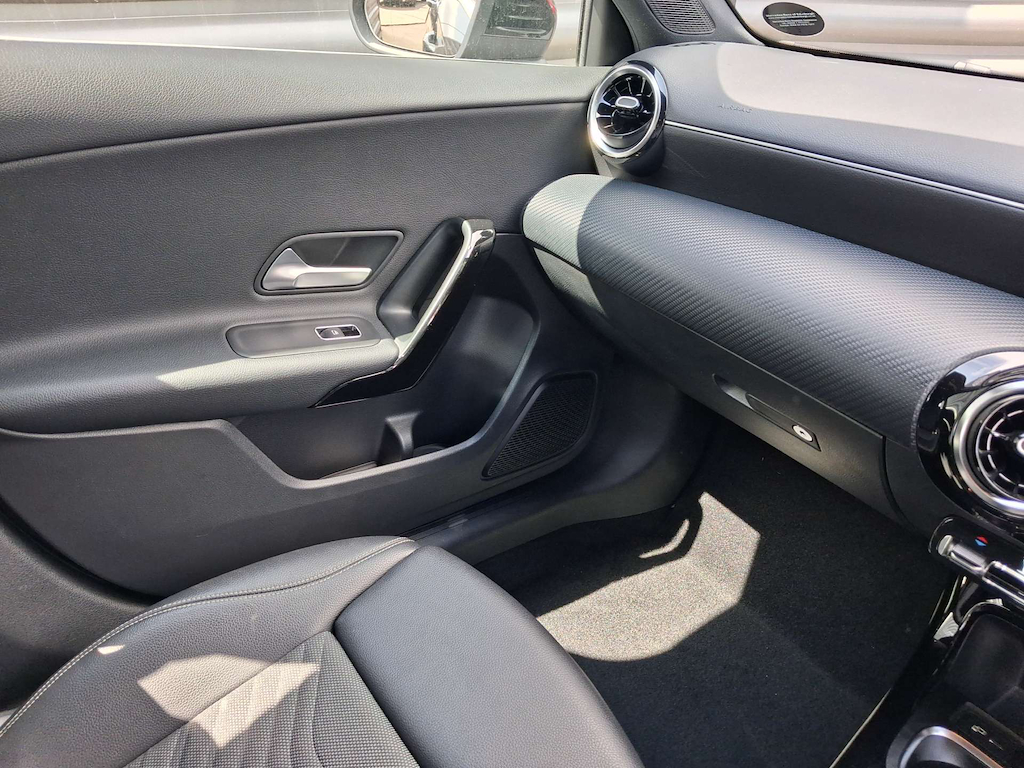 2019 Mercedes-Benz A180 — image 22