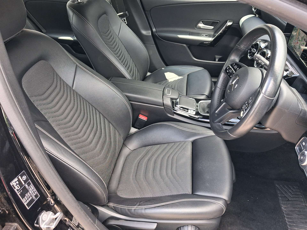 2019 Mercedes-Benz A180 — image 27