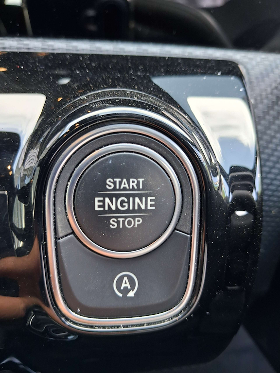 2019 Mercedes-Benz A180 — image 15