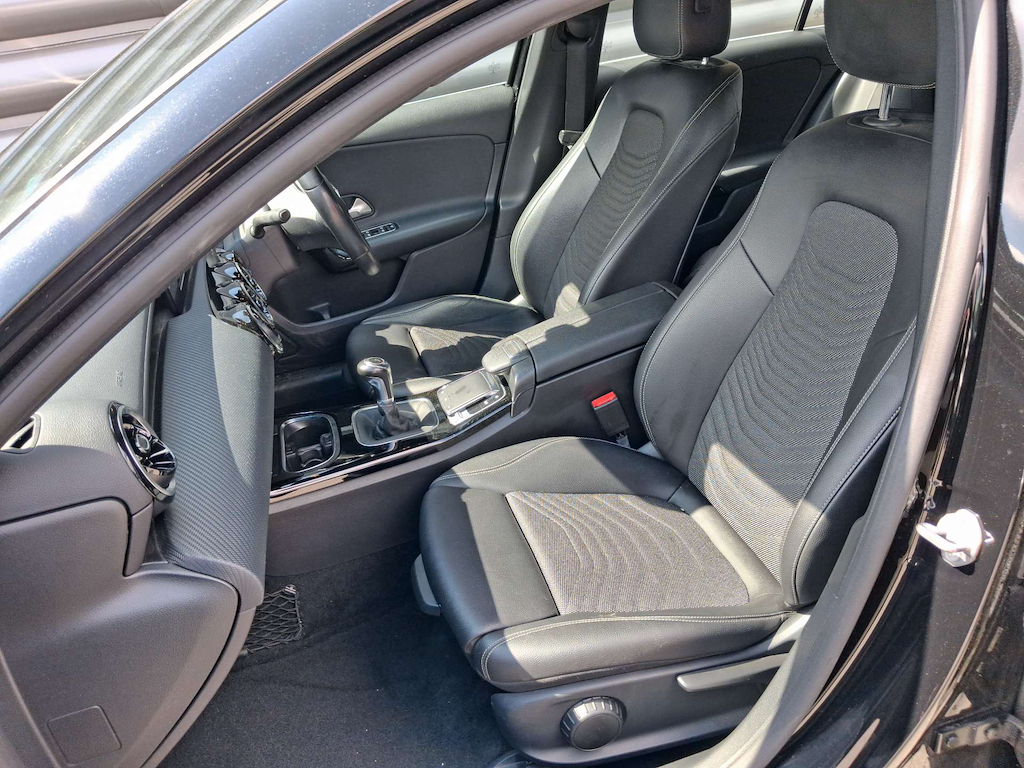 2019 Mercedes-Benz A180 — image 31