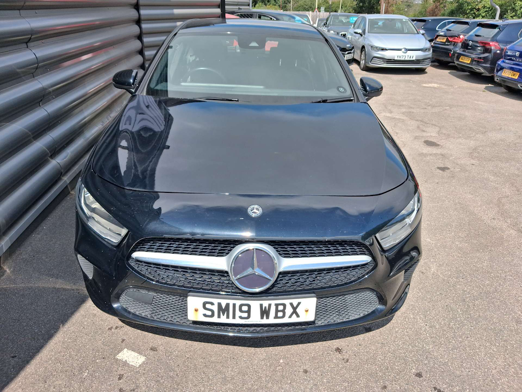 2019 Mercedes-Benz A180 — image 8