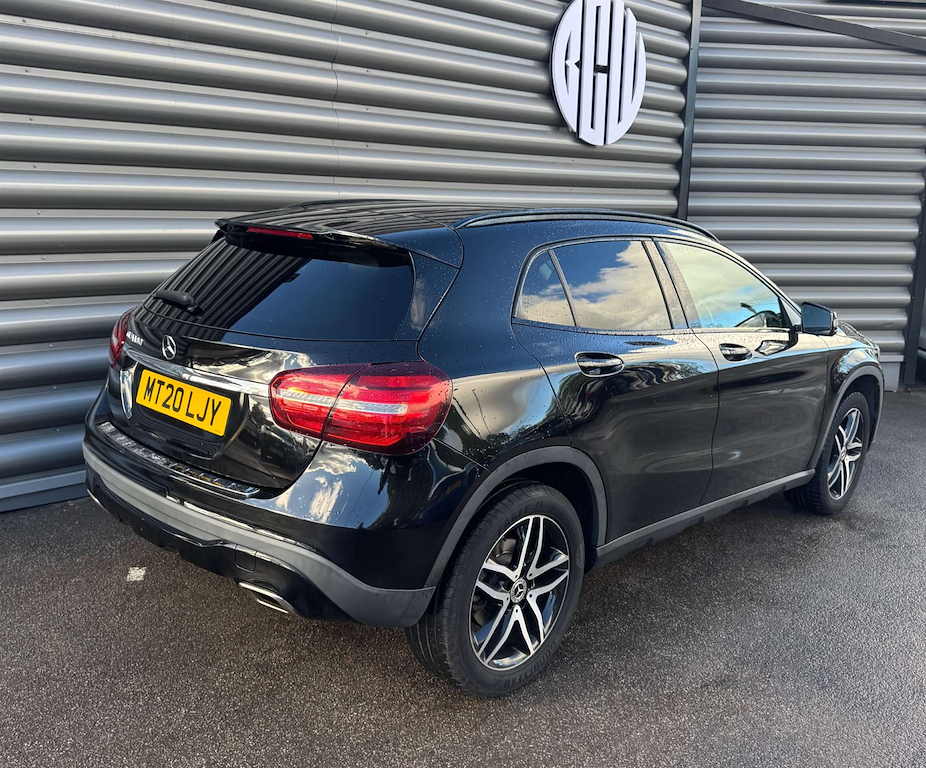 2020 Mercedes-Benz GLA180 — image 5