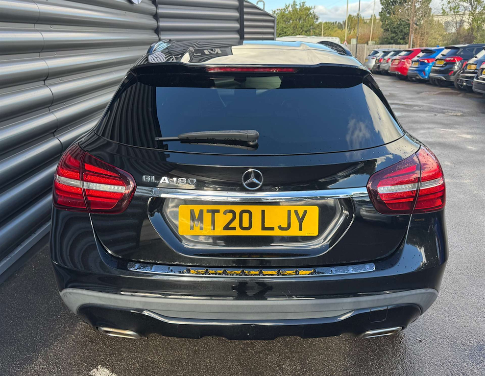 2020 Mercedes-Benz GLA180 — image 6
